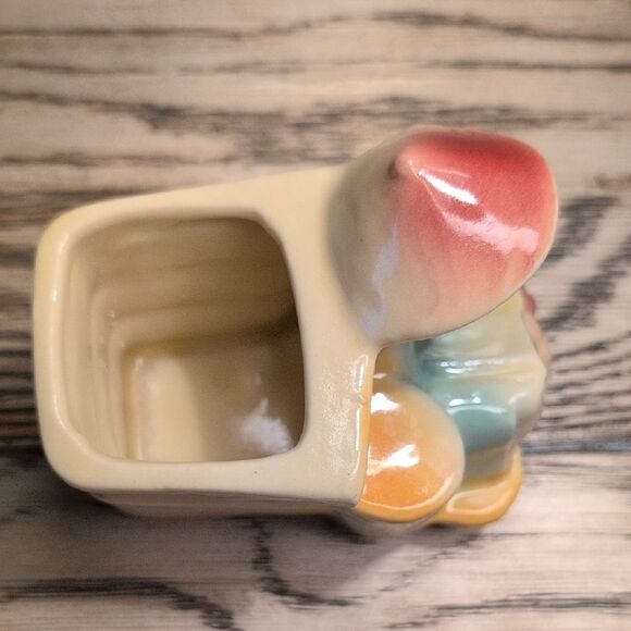 Vintage Shawnee Pottery Asian Child Reading a Book Planter USA #574 1950s - Picture 5 of 9